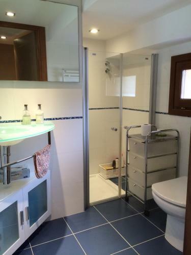Hostal Room In Chalet - Cozy Private House With Pool, Bb