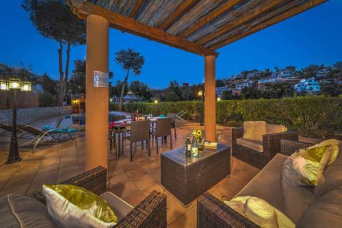 Villa Cambra By Villa Plus