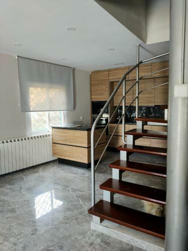 Maravillosa Casa Con Piscina Grande Y Bosque