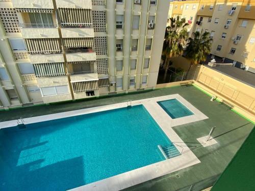 Apartamento Amplio Piso En Centro De Torre Del Mar