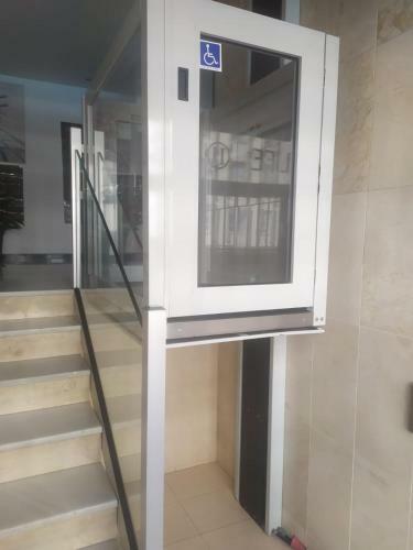 Apartamento Amplio Piso En Centro De Torre Del Mar
