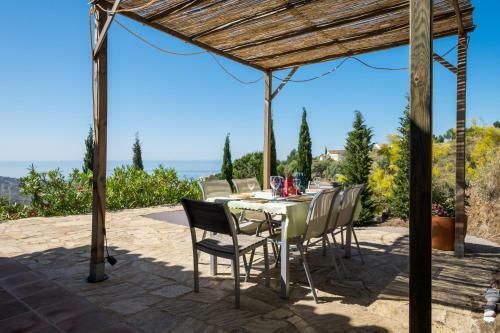 Stylish Villa With Lovely Sea And Mountain Views