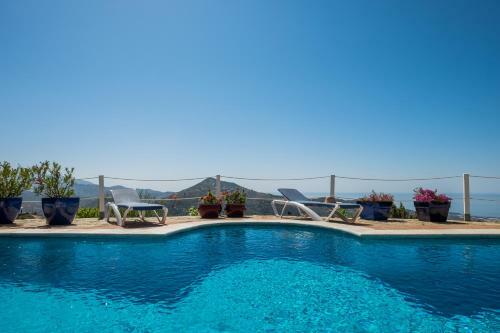Stylish Villa With Lovely Sea And Mountain Views