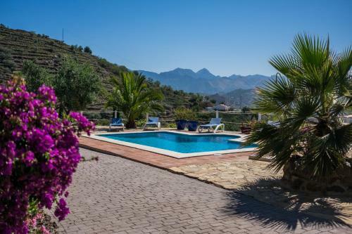 Stylish Villa With Lovely Sea And Mountain Views