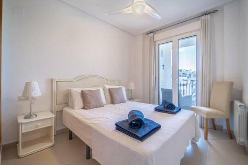 2 Bedroom Apartment With Pool Views - Co1422lt
