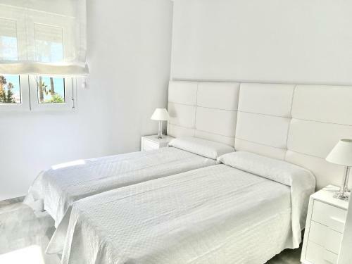171 - Mi Capricho Beachfront Apartment In The Costa Del Sol