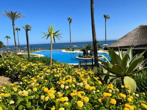 171 - Mi Capricho Beachfront Apartment In The Costa Del Sol