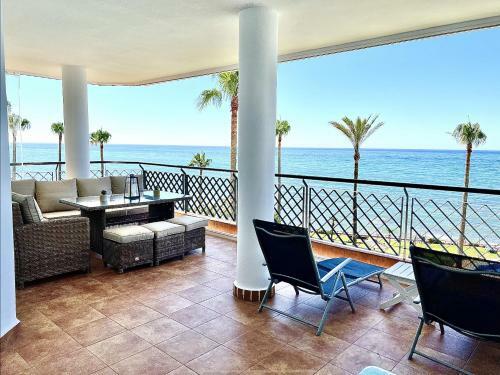 171 - Mi Capricho Beachfront Apartment In The Costa Del Sol