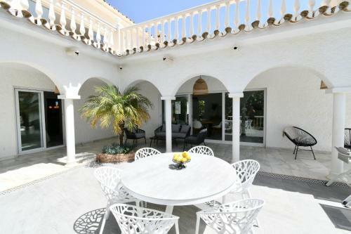 Villa With Separate Apartment