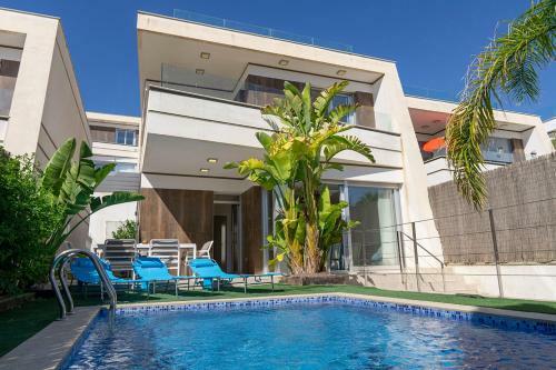 Stunning New Build 3 Bed Villa With Private Pool