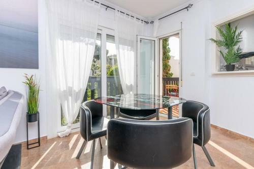 Apartamento Beachfront 1br With Swimming Pool, Parking & AC