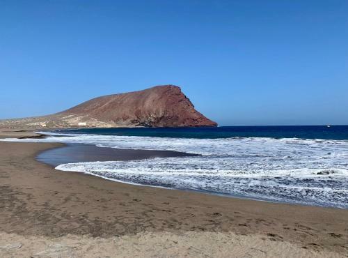 Beautiful Renovated Beach House With Panoramic Seaviews