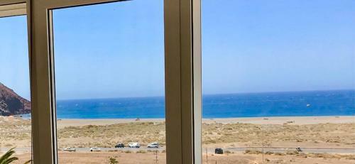 Beautiful Renovated Beach House With Panoramic Seaviews