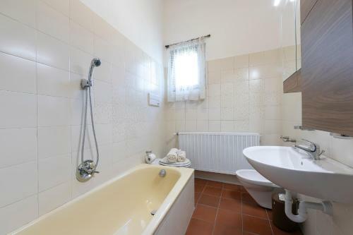 Apartamento Charming La Gelosia Few Min From Lake