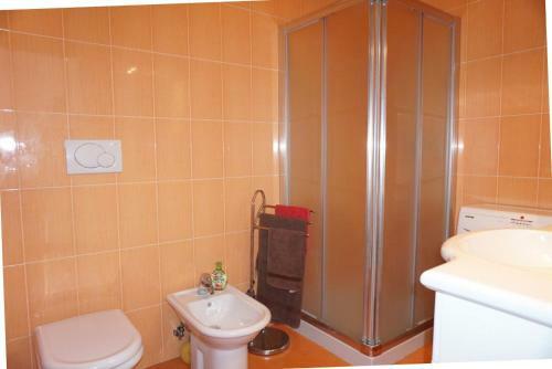 Wonderful Apartment In Residence With Pool - Great Location