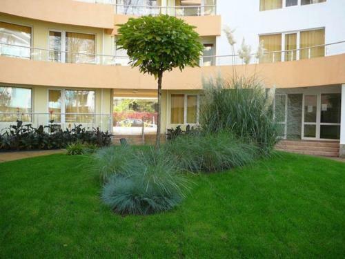 Amazing 2 Bedroom Apartment Next To The Beach