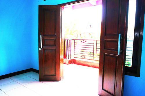 Rumah Sahabat ( Sewa 1 Rumah 12 Kamar )