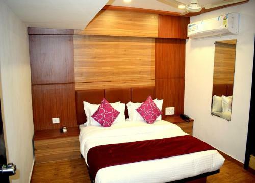 Hotel Palak Palace