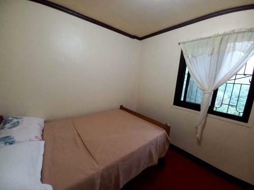 Lovely 4 Bedroom Apartment With Free Parking