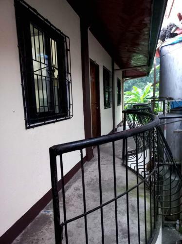 Lovely 4 Bedroom Apartment With Free Parking