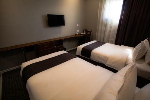 Sharaf Hotel
