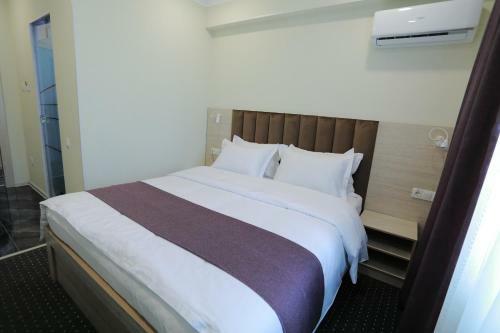 Sharaf Hotel
