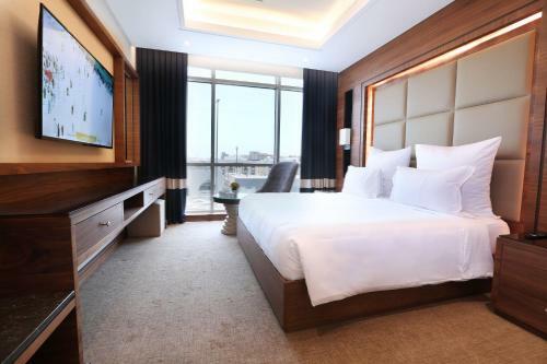 Weekend Hotel Sari