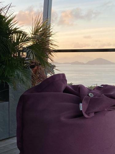Villa Avec Piscine � D�bordement Face Aux Saintes