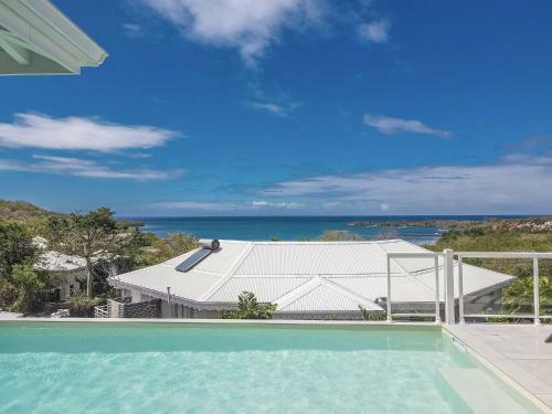 Villa Resplendissante Avec 3ch, Piscine, Vue Mer