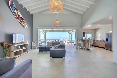 Villa Resplendissante Avec 3ch, Piscine, Vue Mer