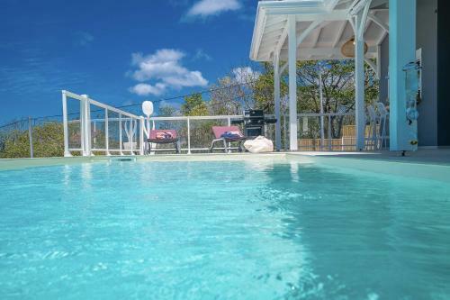 Villa Resplendissante Avec 3ch, Piscine, Vue Mer