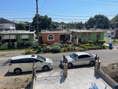 Cheerful 3-bedroom Single Family Home