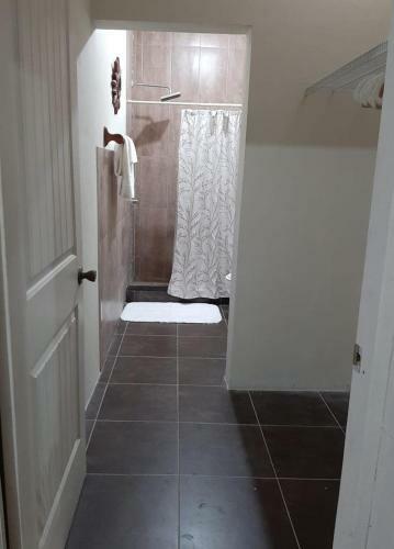Hostal Hidden Gem @ White River Ocho Rios - Secluded Retreat For Two