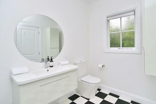 Otley Cottage - Christchurch Holiday Homes