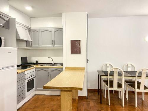 Apartamento Wooden- Apt Encamp Centro, Wifi + Parking Gratis