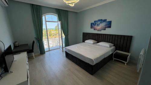 Hostal Astara Boulevard Village