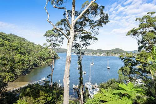 Waterfront Retreat At Daleys Point