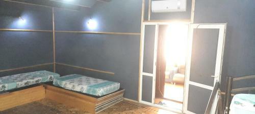 Famana Hostel