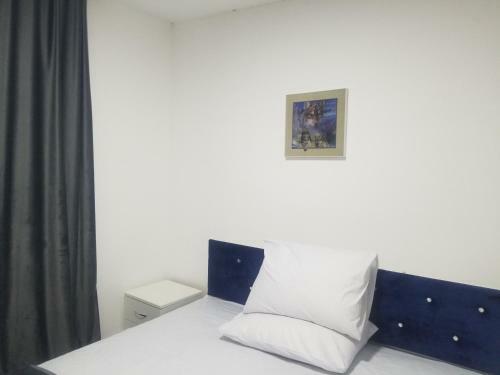 Pak Az Hotel