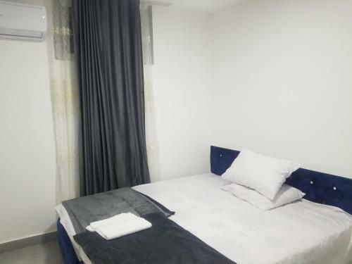 Pak Az Hotel