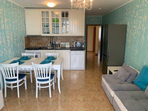 Beautiful Sea View Apartment In Aheloy