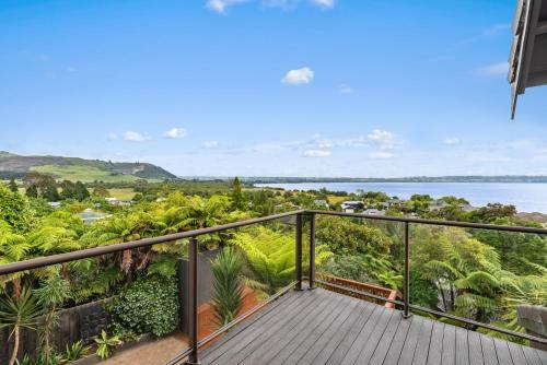 M?nawa On Kawaha - Kawaha Point Holiday Home