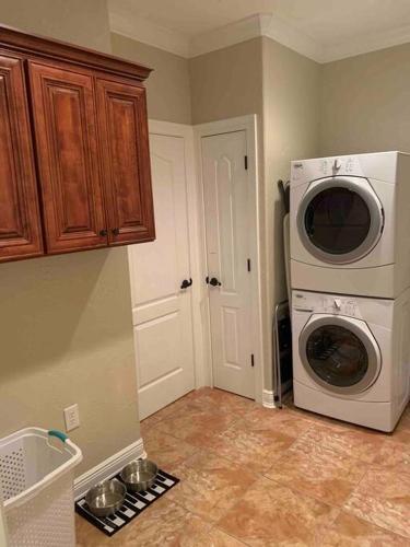 Bear Pt Pet Friendly Retreat