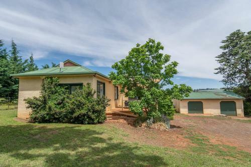 Canobolas Cottage, Amazing Farm Stay, 4 King Beds