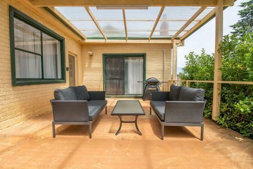 Canobolas Cottage, Amazing Farm Stay, 4 King Beds