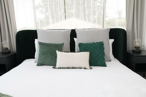 Canobolas Cottage, Amazing Farm Stay, 4 King Beds
