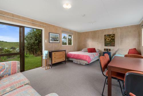 Martin's Bay Magic - Martins Bay Holiday Home