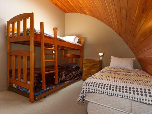 Waimarino Lodge - National Park Holiday Home