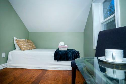 Cute 2-story, 2-bdrm Loft, Mins To Beach And Lake