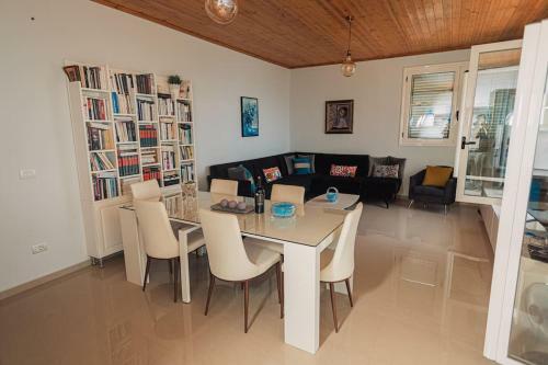 Hostal Vila&apartments Kadare